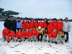 Cemal Gürsel'e bayan futbol takımı!..