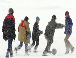 Erzurum'da kar kış!..