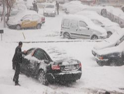 Kar Doğu'da hayatı olumsuz etkiliyor!..