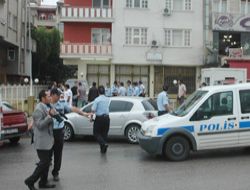 Amirine silah çeken polis açığa alındı!..