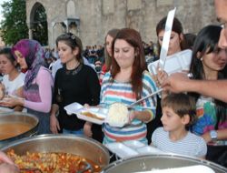 4 Bin kişi iftar çadırında buluşuyor!..