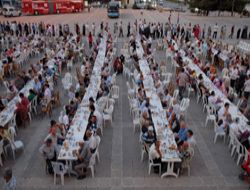 İHH'den 3 bin kişiye iftar!..