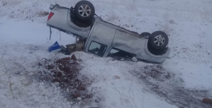 Buzlanan yollar kazaya neden oldu