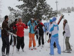 Palandöken'de kar kalınlığı 150 cm'yi buldu