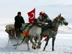 Çıldır gölü'ndeki etkinliğe büyük ilgi