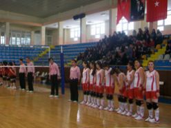 Liselerarası voleybol grup maçları başladı