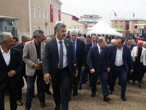 Akdağ: Türkiyeyi kara-kura basmasına izin vermeyeceğiz