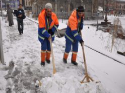 Kar yağdı Erzurum nefes aldı