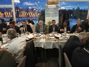 Erzurumlu çiftçiler iftar yemeğinde bir araya geldi