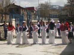 Çocuklar gönüllerince eğlendi