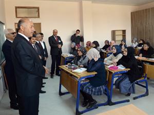 İlk dersi Vali Azizoğlu verdi