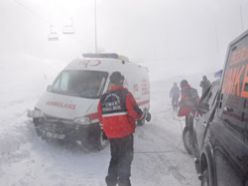 Ambulans kara saplandı