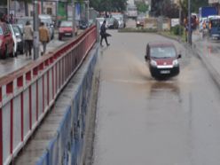 Erzurum'da yine her yeri su bastı 