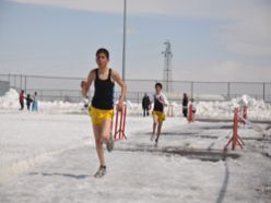 Erzurum'da atletizme teşvik yarışları düzenlendi