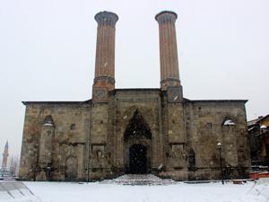 Tarihi mekanlarda korona sessizliği