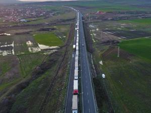 Türkiye ve Bulgaristan'da 100 kilometrelik tır kuyruğu