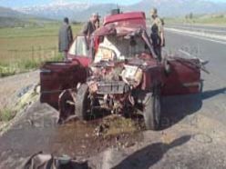 Erzincan'da trafik kazası: 1 ölü 3 yaralı