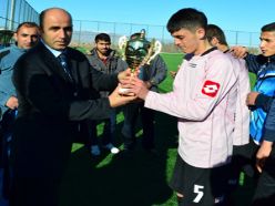 Futbolda Liselerin şampiyonu spor Lisesi