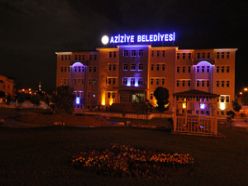 Aziziye'nin hizmet binaları göz kamaştırıyor