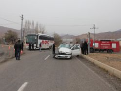 Oltu'da trafik kazası: 2 ölü