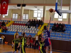 Basketbol grup maçları Erzurum'da başladı