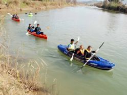 Kış ortasında rafting keyfi