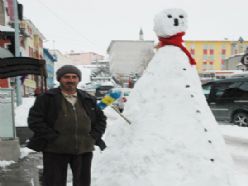 Dev kardan adam yaptılar