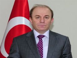 Vali Öztürk öğrencilere başarı diledi