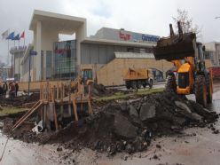 Yenişehir AVM önüne altgeçit yapılıyor