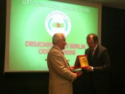 Yavilioğlu'na demokrasi ve birlik ödülü