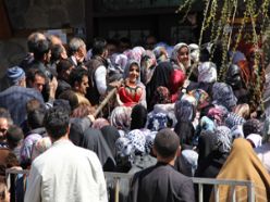 Erzurum'da bedava et izdihamı