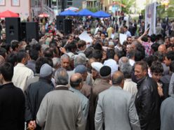 Erzurum'da bedava kitap izdihamı