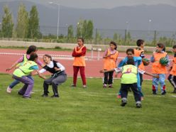 Çocuklar gönüllerince eğlendi