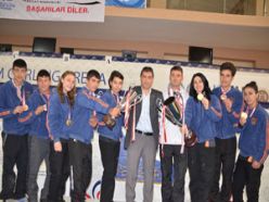 Çelebi'nin Curling sevinci