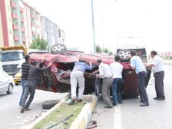 Flaş... Erzurum'da trafik kazası : 4 yaralı