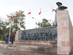 Flaş... Erzurum Adliyesi'ne baltalı saldırı