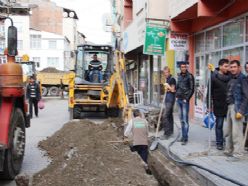 Oltu'da enerji hatları yer altına alınıyor