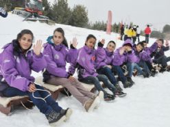 Erzurum'da kızak yarışı heyecanı