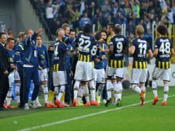 Fener şampiyonluğa koşuyor