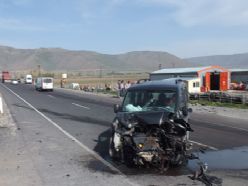 Erzurum'da trafik kazası: 1 ölü, 4 yaralı