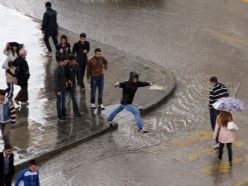 Erzurum'da yağmur yağışı