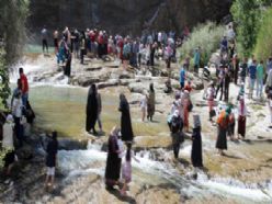 Erzurum halkı Tortum Şelalesi'nde buluştu