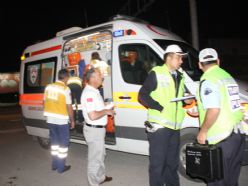 Ambulans ile otomobil çarpıştı: 4 yaralı