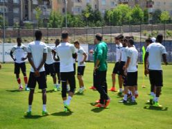 Akhisar Belediyespor'da moreller yerinde