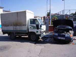 Flaş... Erzurum'da trafik kazası: 1 ölü 4 yaralı