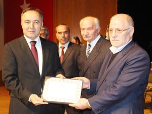 Atatürk Üniversitesi'nde Öğretmenler Günü programı düzenlendi