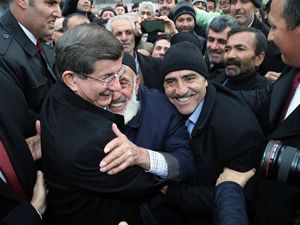 Başbakan Davutoğlu Erzurum'da