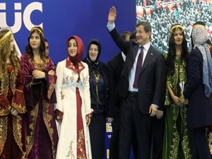 Başbakan Davutoğlu, Bahçeli'ye Erzurum'dan cevap verdi