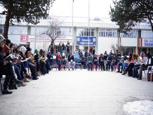 Erzurum için 25 dakika kitap okudular