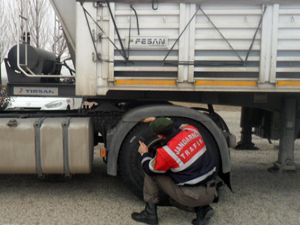 Jandarma trafik timleri kış lastiği uygulaması yaptı